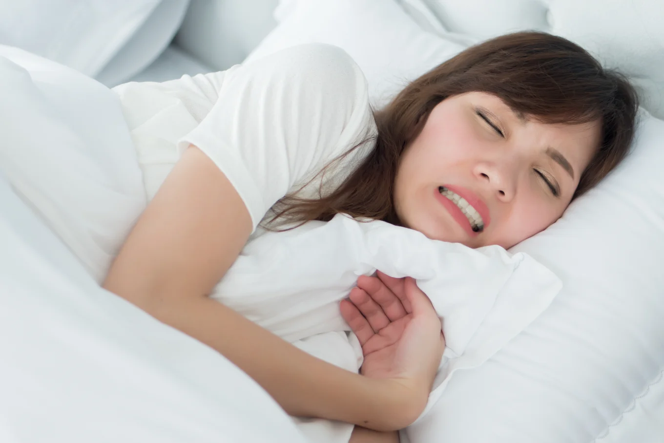 歯ぎしり・食いしばりが強い方へ｜歯科で行う「ボツリヌストキシン療法」とは？